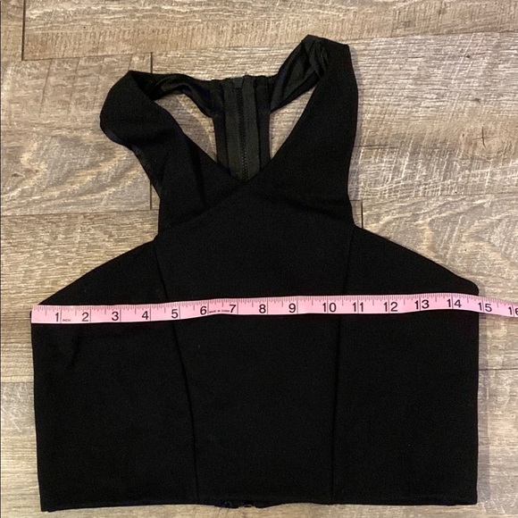 Express Black Sleeveless Crop Top NWOT - Picture 3 of 8
